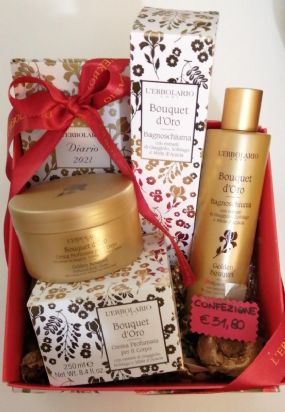 immagine di natale 2020 bagnoschiuma e crema bouquet d'oro