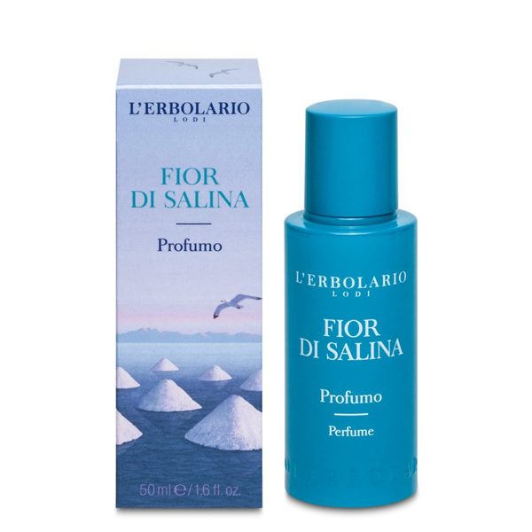 Bottiglia di Profumo Fior di Salina su sfondo marino